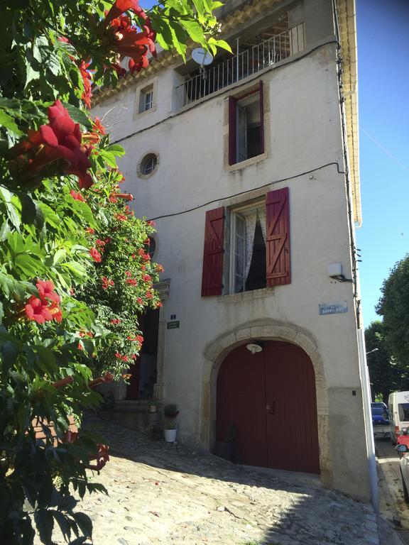 فندق Chez Les Amis Saint-Nazaire-de-Ladarez المظهر الخارجي الصورة